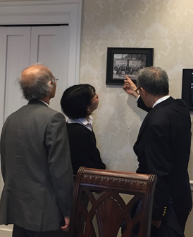 司令長官室には、当時のWashington Navy Yard へ表敬訪問した遣米使節とその幹部がNavy幹部と共に撮った写真がかけられて いました。